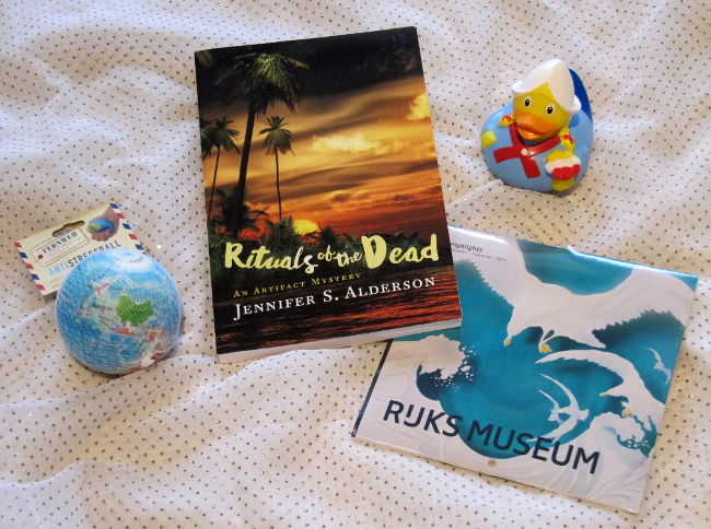 Read more about the article Dutch goodies bag + book giveaway on TripFiction